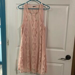 Dusty pink vintage looking lace sleeveless dress